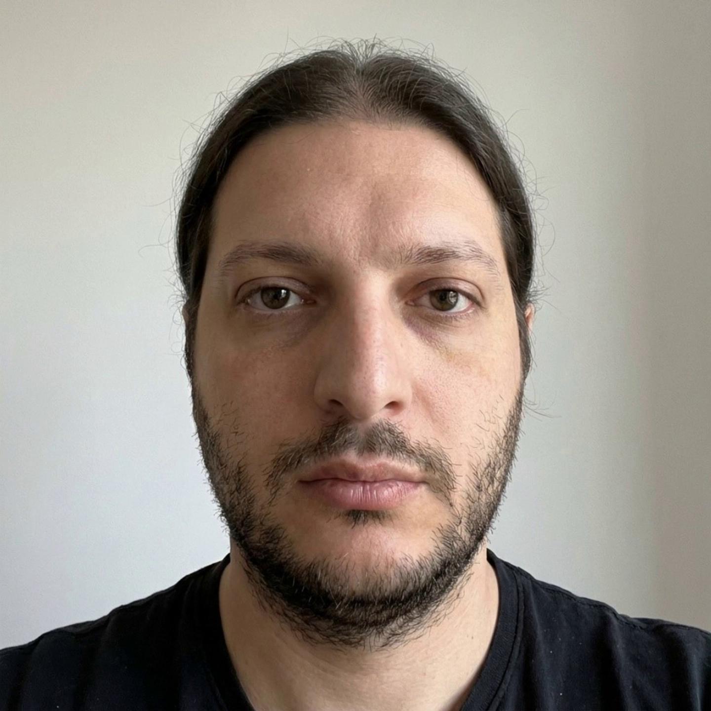 Prompt: Greate a realistic video based on an uploaded photo. He starts BLINKS HIS EYES SMILE with shows his teeth   confident and natural. While SMILE,. The face should be expressive and realistic. Movements and facial expressions should look natural and realistic. MOVE SMOTHLY