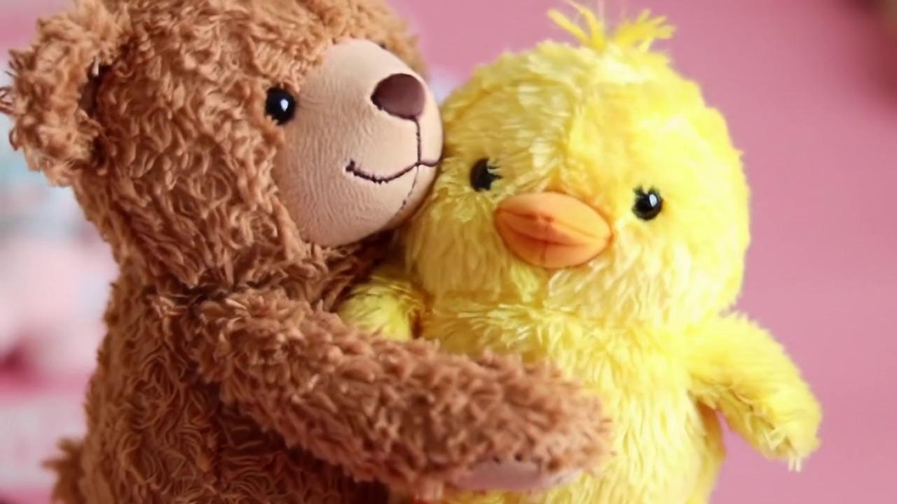Prompt: {
  "prompts": [
    "plushies hugging"
  ],
  "image_generation_usecase": "alternatives"
}
