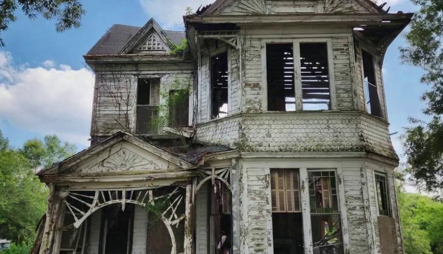 Prompt: create a timelapse of the house being remodeled until is brand new, include people working 