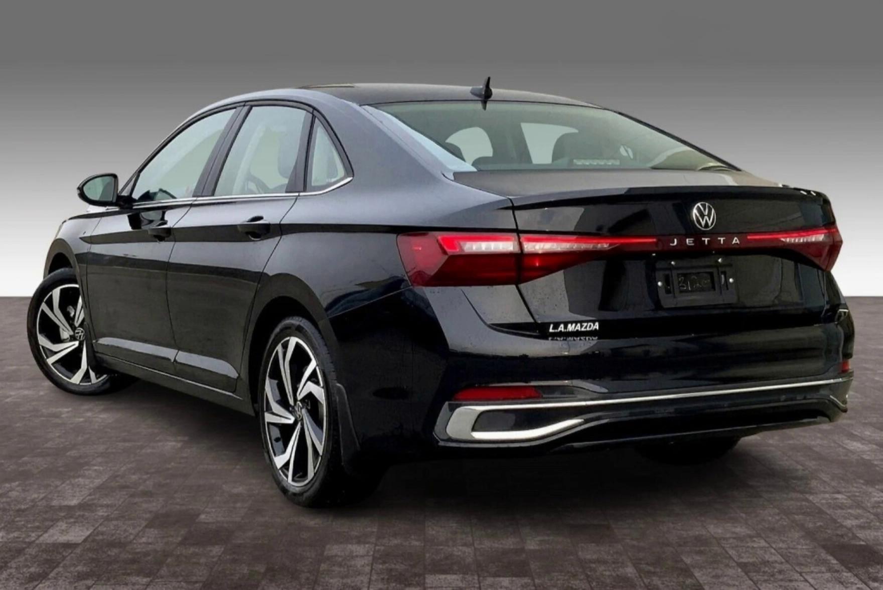 Prompt: make it more crazy rounds and round