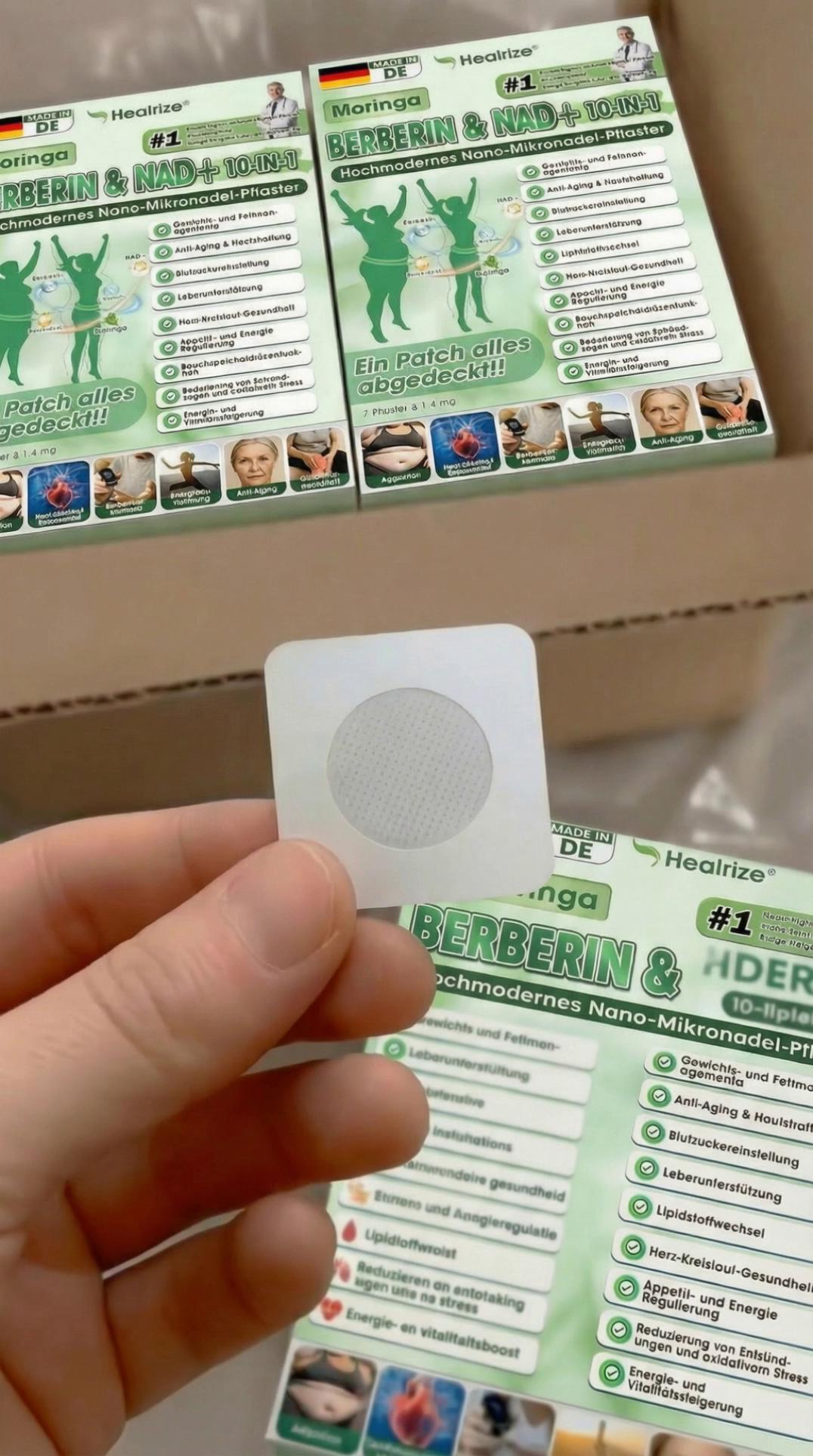 Prompt: 轻晃手里的东西