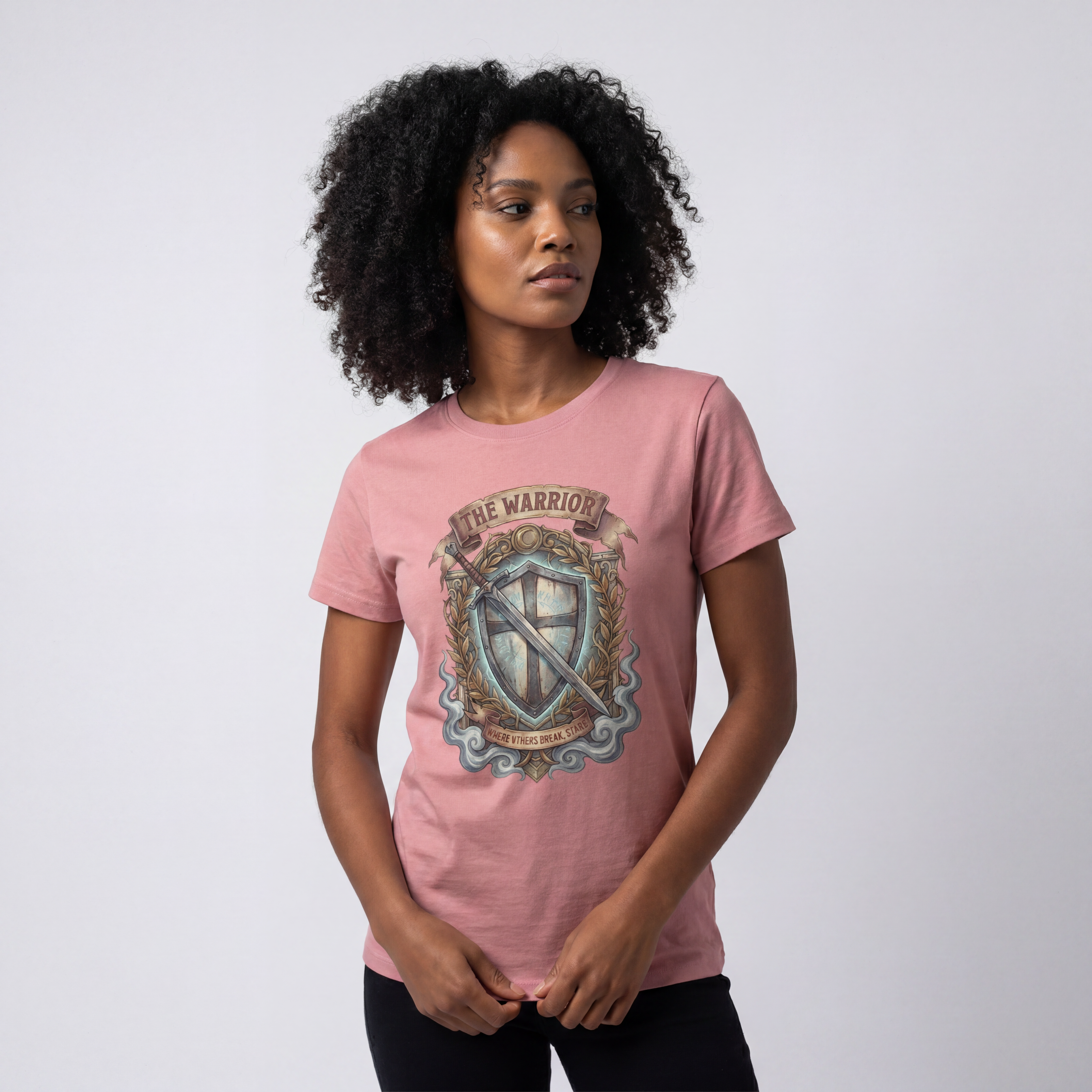 Modelo vestindo Cozy & Cursed - The Warrior