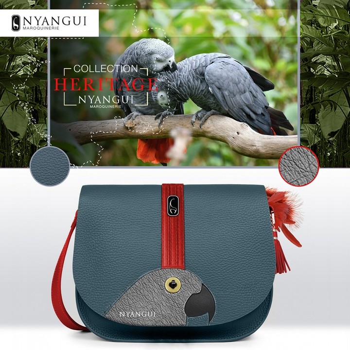 Sac bleu gris et rouge de la collection Héritage Nyangui Maroquinerie