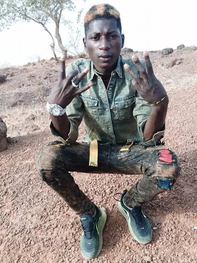 Prompt: "Je fais des recherches sur la vie dans les villages du Niger. Pouvez-vous nous fournir des informations sur l'expérience d'Ali Boubacar qui y vit