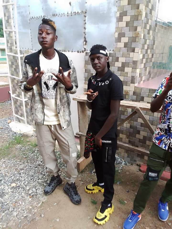 Prompt: ALi Boubacar amis proches