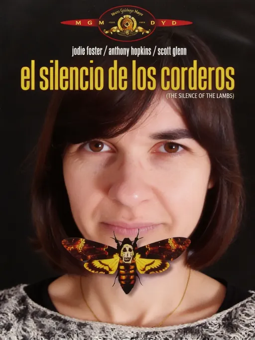 Prompt: A partir de la imagen de la chica necesito un montaje de un cartel de película con esta cara, basada en la película el silencio de los corderos.