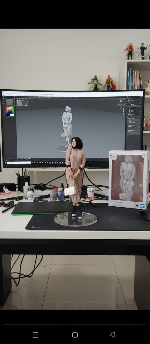 Prompt: @Miumiuw:Lahh kok🤣🤣 cba pake LMarena.ai prompt “”Create a 1/7 scale commercialized figure of the character in the illustration, in a realistic style and environment. Place the figure on a computer desk, using a circular transparent acrylic base without any text. On the computer screen, display the ZBrush modeling process of the figure. Next to the computer screen, place a BANDAI-style toy packaging box printed with the original artwork.””