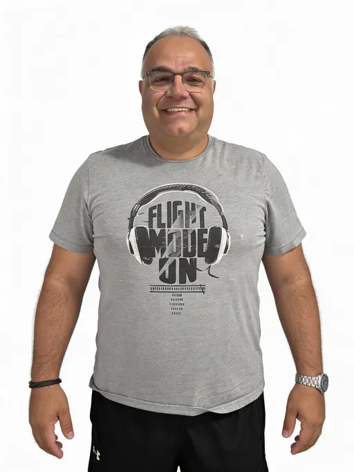 Prompt: The images Image1, Image2, Image3, Image4 represent the character. the character's clothing is Image5. 生成角色正面上半身视图。 需要包含角色完整的头部，保持自然站立姿势，双臂自然下垂。使用纯白色背景。确保上半身完整呈现，符合人体比例。