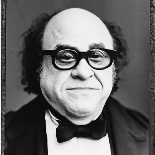 Prompt: portrait photograph of Danny DeVito as a Civil War confederate general