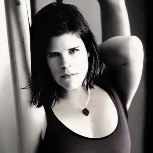 Image similar to Neve Campbell at 25 years old doing a photoshoot
