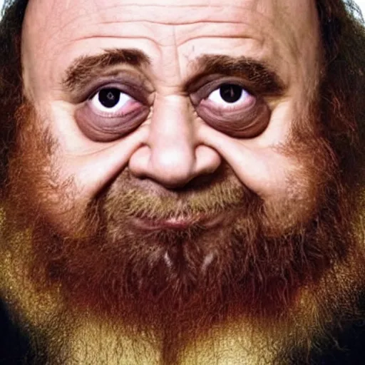 Image similar to « danny devito as gimli from lord of the rings »