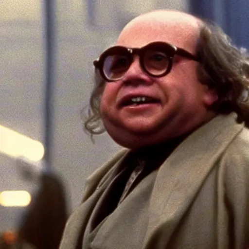 Image similar to a screenshot of Frank Reynolds appearing in Star Wars (1977)