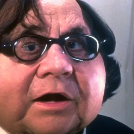 Prompt: a screenshot of Frank Reynolds appearing in Star Wars (1977)