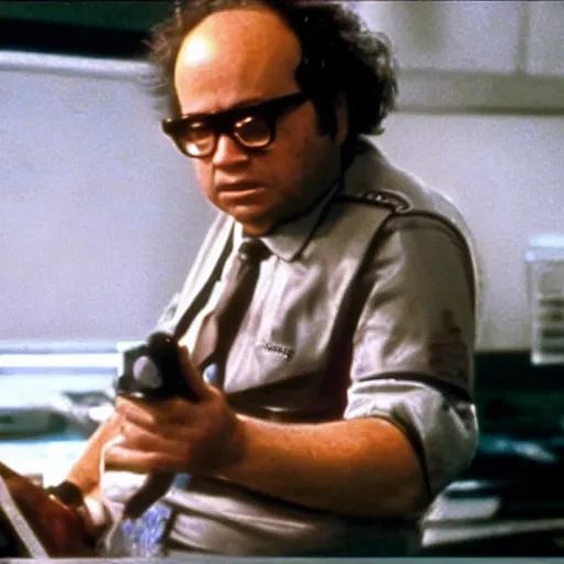 Image similar to a screenshot of Frank Reynolds appearing in Alien (1979)