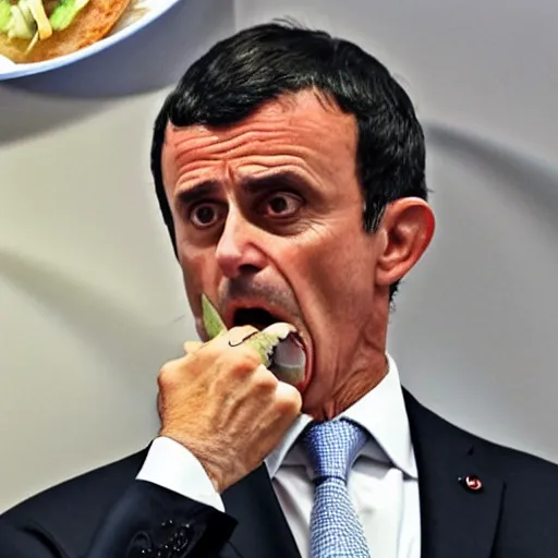 Image similar to Manuel Valls extremely detailed, eating a tacos