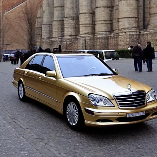 Image similar to gold Mercedes-Benz w220 s500 in Kremlin