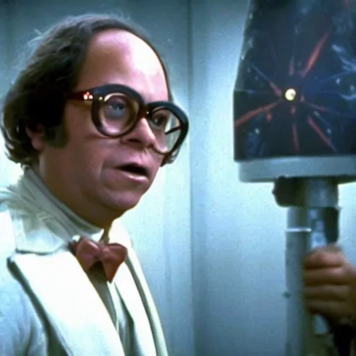 Image similar to a screenshot of Frank Reynolds appearing in Star Wars (1977)