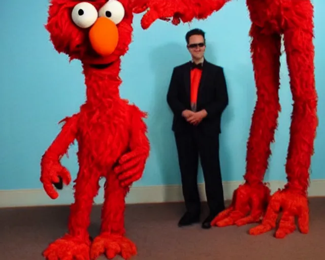 Prompt: elmo with long, slim arms, horror, slenderman, terror